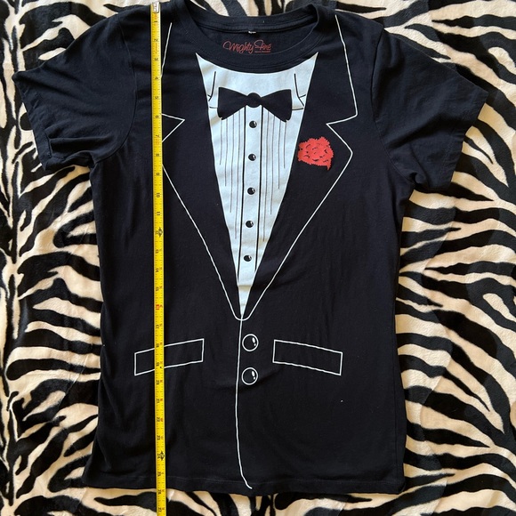 Mighty Fine Hot Topic Tuxedo Design Short Sleeve Black T-Shirt - Y2K/Prom - XL - Picture 6 of 13